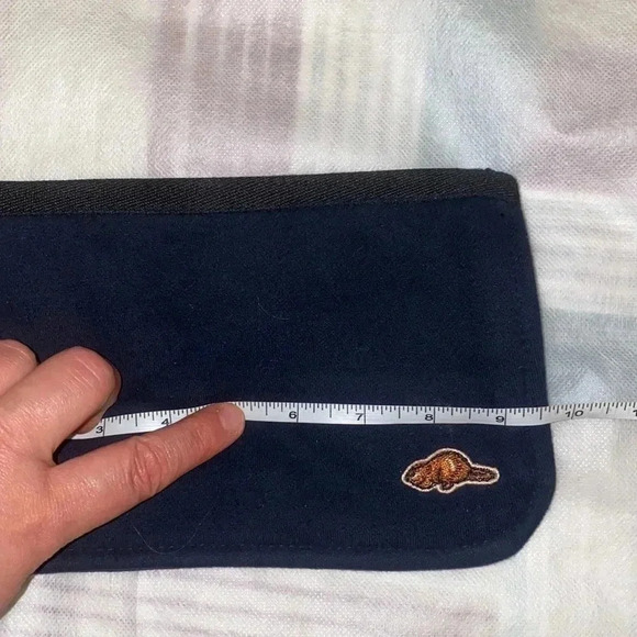 ROOTS mini pouch for anything 🤔 - Picture 4 of 5